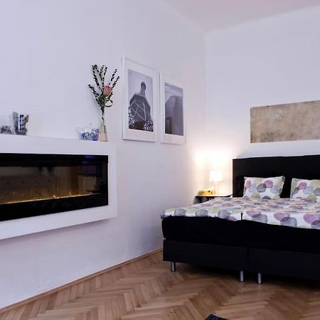 Prague Center Apartment With Fireplace מראה חיצוני תמונה